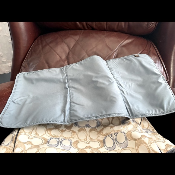 Unique coach diaper bag! Pristine condition. - Picture 5 of 6